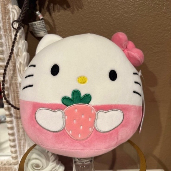 Hello kitty strawberry squishmallow 8” NWT - Picture 1 of 2